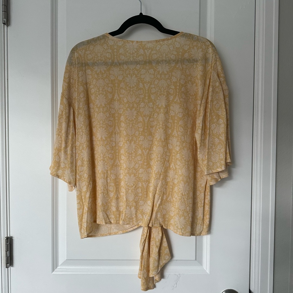 LUQ Rhee Tie Front Top - Picture 4 of 4